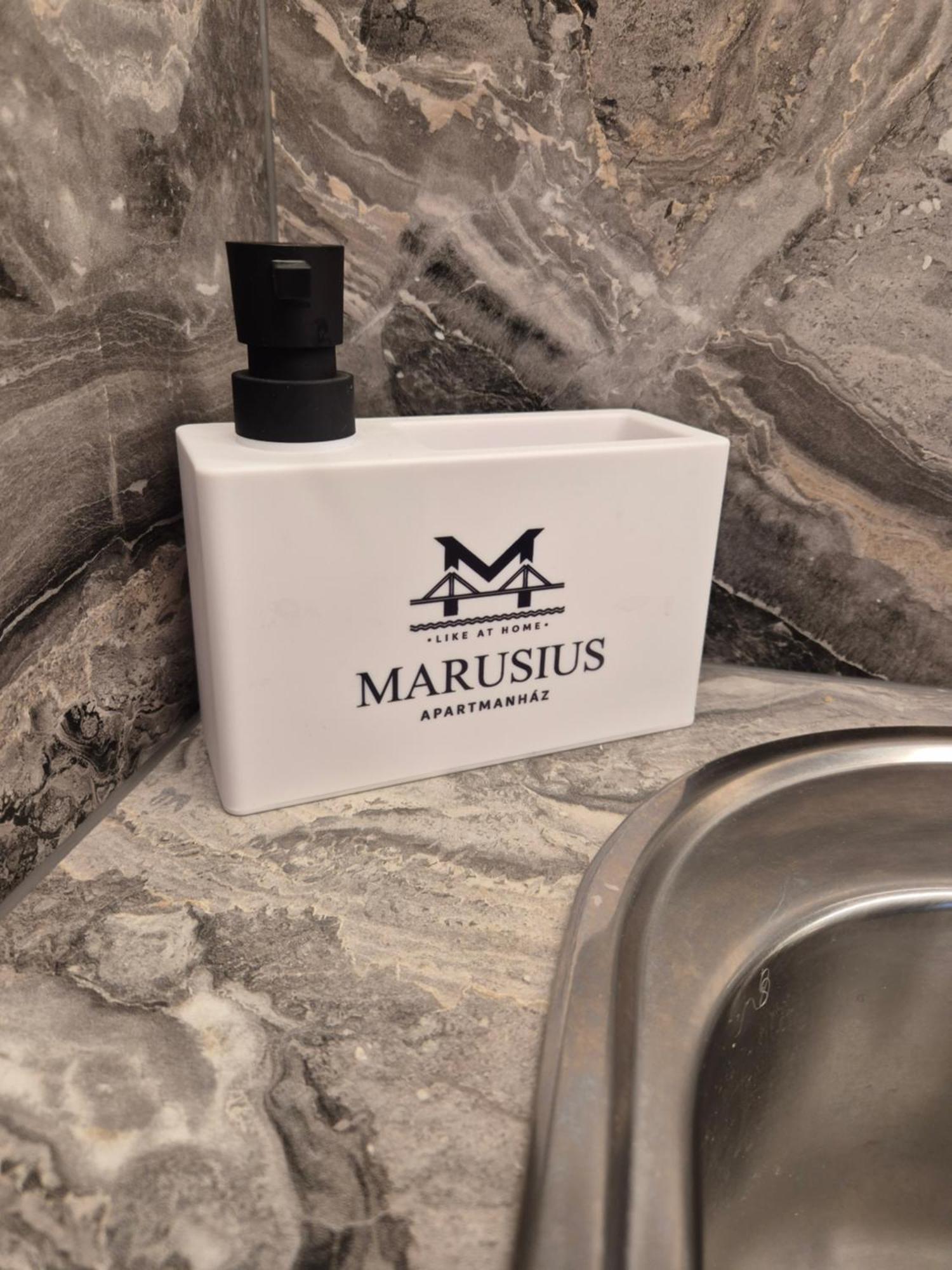 Marusius Apartmanhaz Makó Exteriör bild